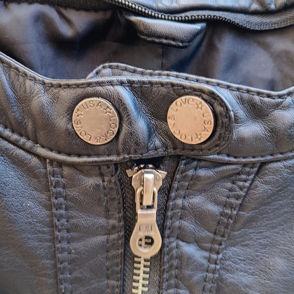 Lock and Love Women's Quilted Faux Leather Moto Biker Jacket - Picture 4 of 8